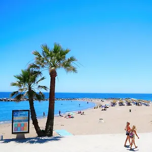Beachfront Luxury Apartment, Puerto Banus, Marbella
